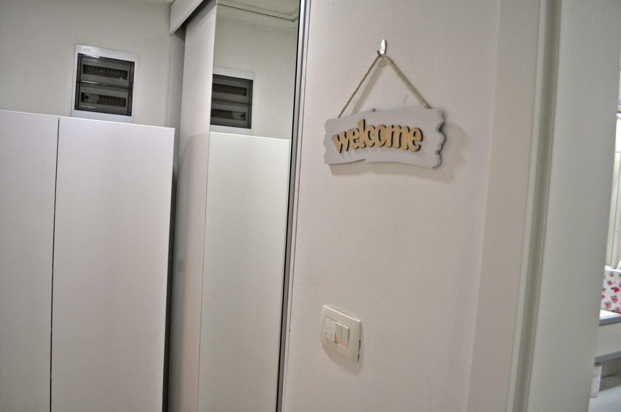 Appartement Apartman Dina à Tuzla Extérieur photo