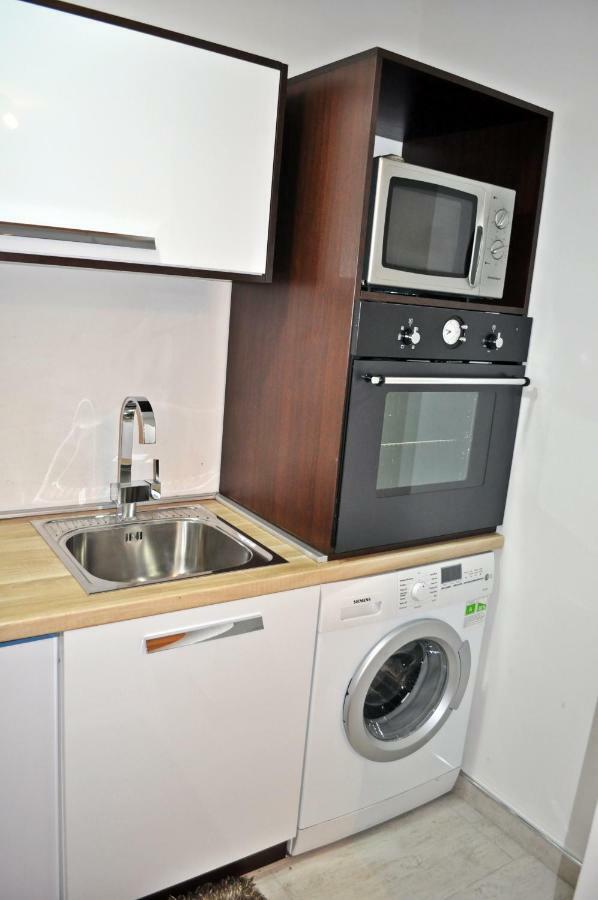 Appartement Apartman Dina à Tuzla Extérieur photo