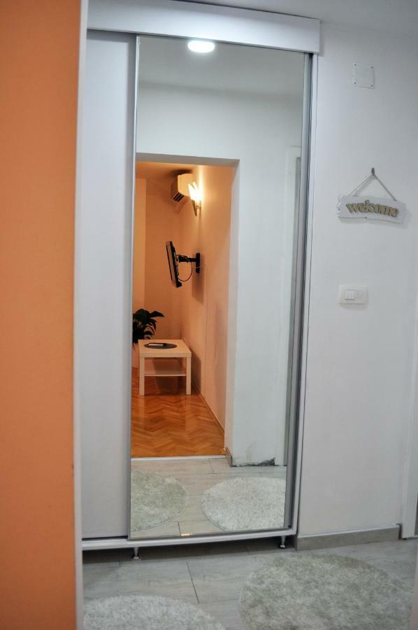 Appartement Apartman Dina à Tuzla Extérieur photo